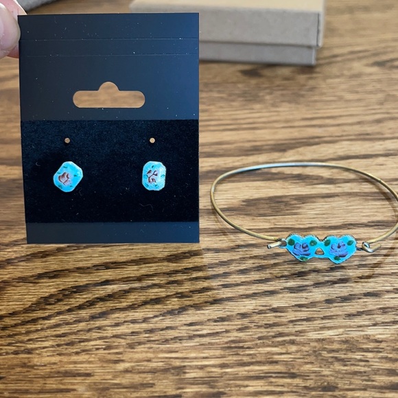 Jewelry - Floral earring and bracelet set